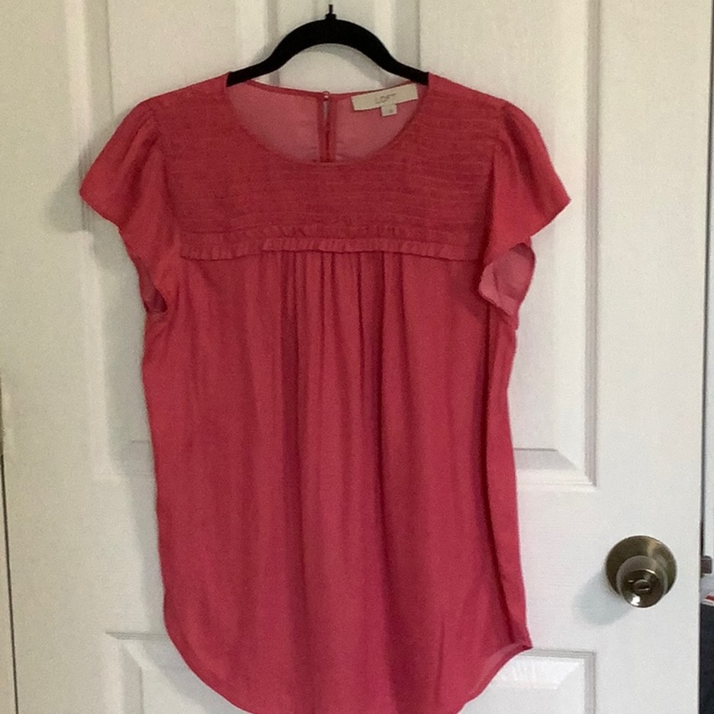 🦋 LOFT pink S/S top, size Small